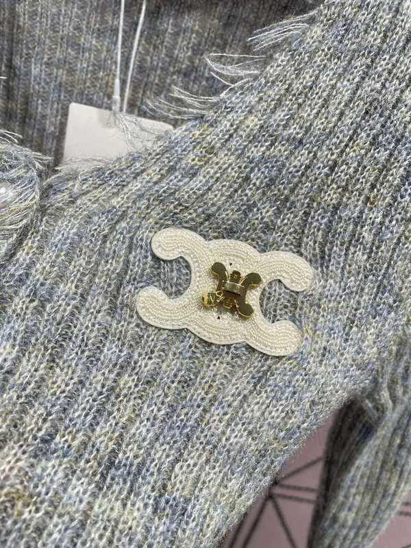 Kvinnors tröjor Designer C Ny stil Fashionabla Tassel Design V-Neck Slim Knitwear med flera bärningsmetoder B93F