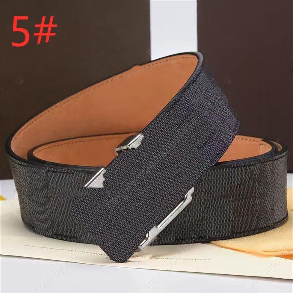 2024 Fashion Big Buckle Véritable ceinture en cuir avec boîte de créateurs Box Men Femmes Femmes de haute qualité Nouvelles ceintures pour hommes329