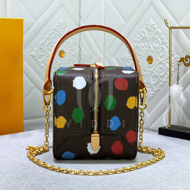 Luxury Designer Tote Cosmetic Bags YK Square bag toiletry bag Lady mini Crossbody bag tote bag Women designer wash pouch make up bag Mini Shoulder coin purse