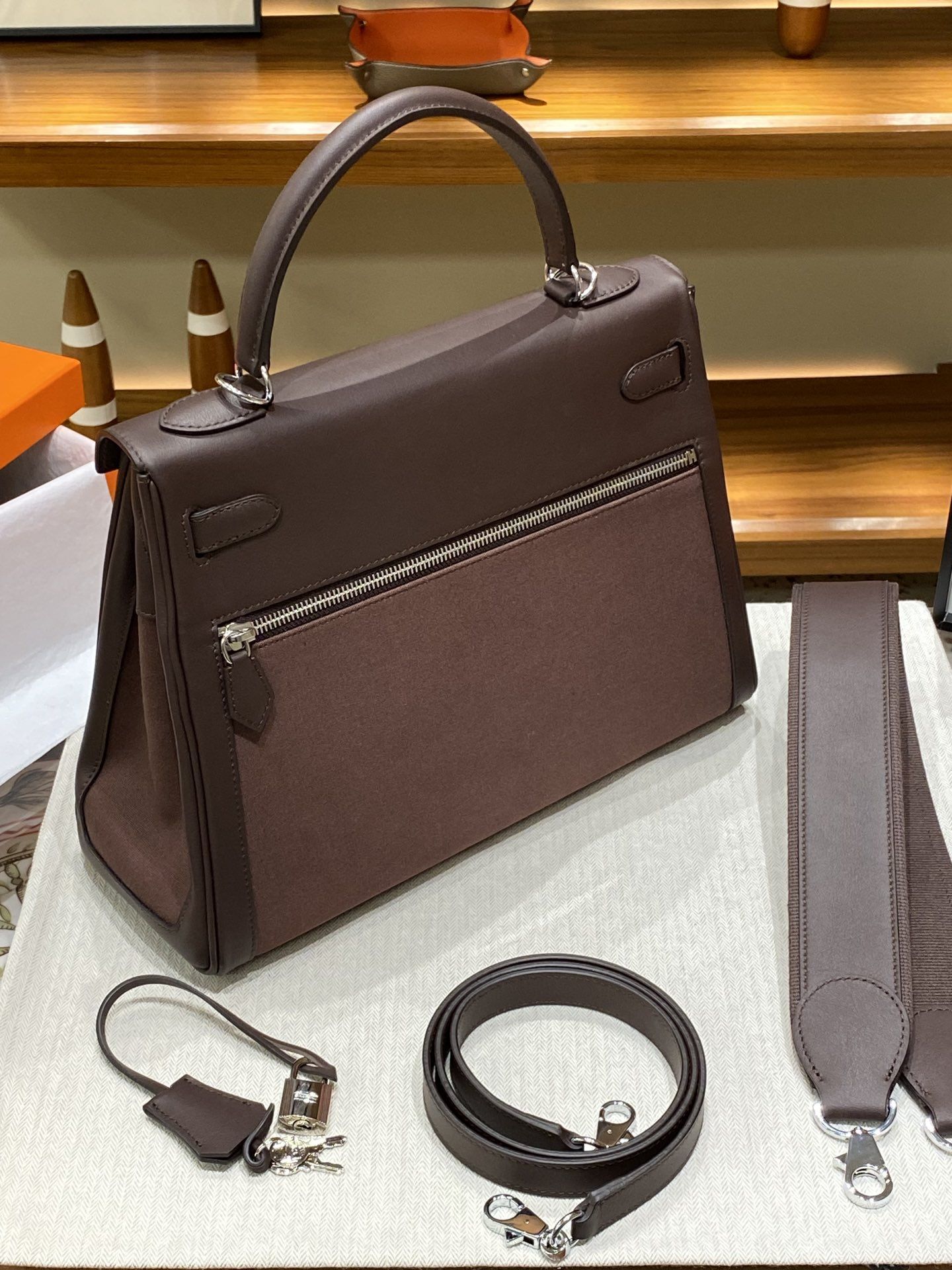 Unisex-Luxus-Ledertaschen, Designer-Handtaschen, mehrere Schichten, Doppelgürtel, vielseitige Umhängetaschen, Swift-Leder-Business-Casual-Taschen, individuell anpassbar in vielen Farben