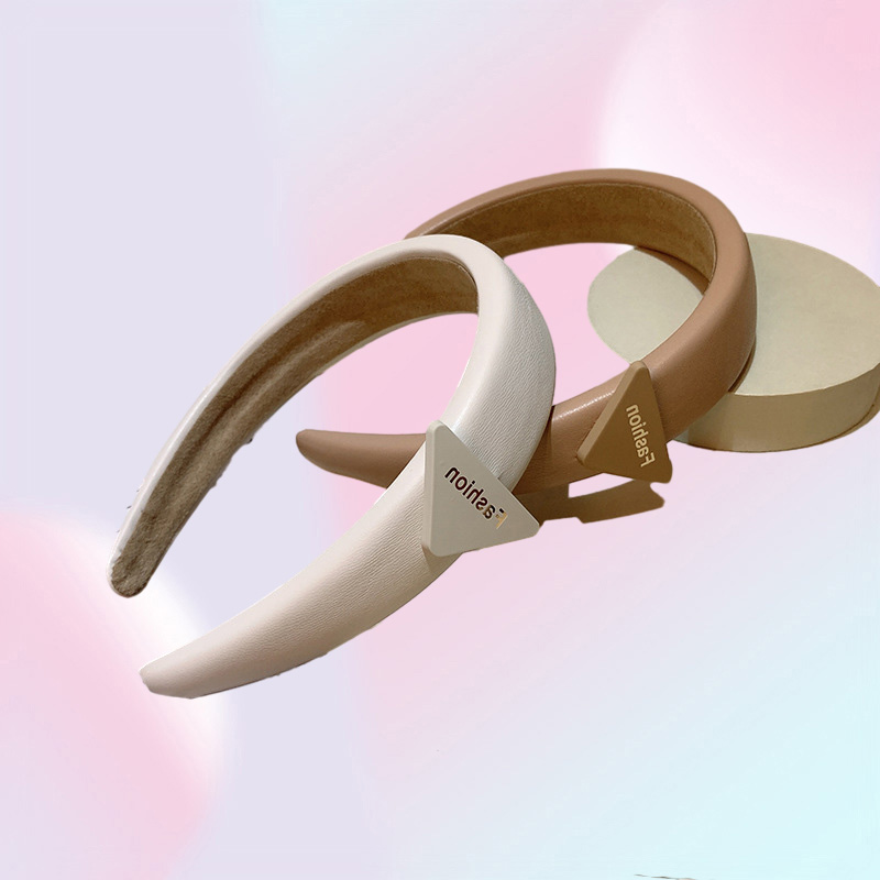 2022 moda elegante pu cor sólida com padrão triangular hoop headbands designer acessórios de faixa de cabelo macio para mulheres daliy decor5736066