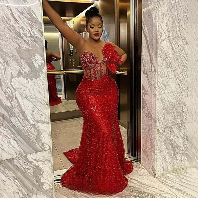 Plus Size Red African Girls Prom Dresses Shiny Sequins Beaded Unique Tiered Decor Women Formal Gowns Sweep Train Mermaid Second Reception Engagement Dress CL3083