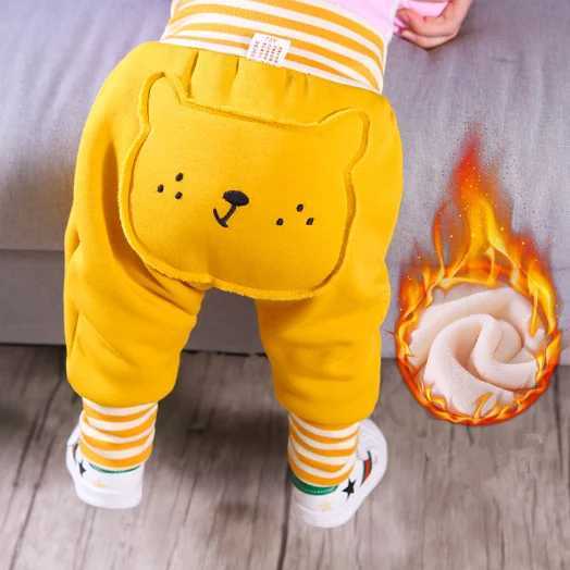 Overaller Nya vinter 2 -lager Velet Baby Harem Pants Big PP Bear High midjen Bomull Toddler Pants Newborn Casual Byxor Elastic Warm PantsL231114