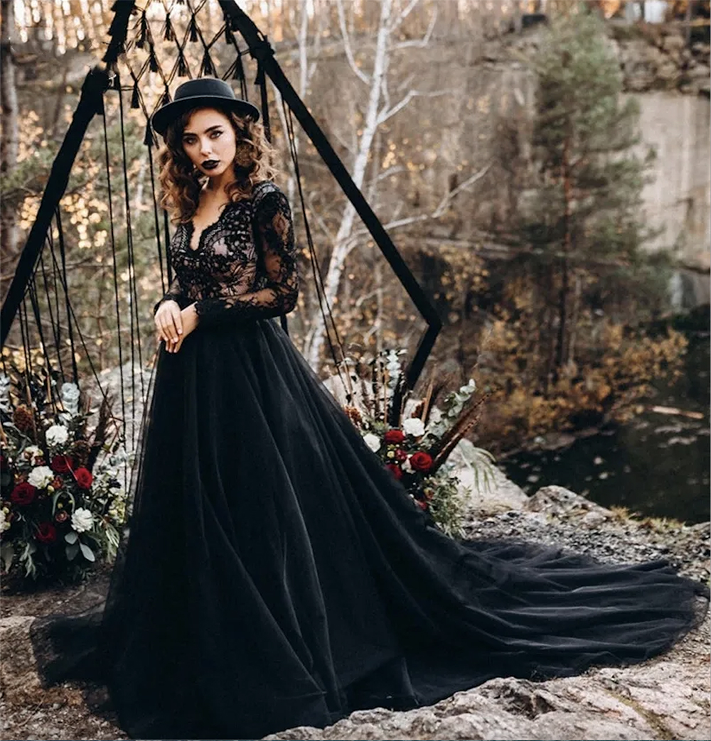 Gothic Black A Line Wedding Dresses With Long Sleeves Western Country Sexy Deep V Neck Open Back Bridal Gowns Lace Court Train Vintage Second Reception Dress