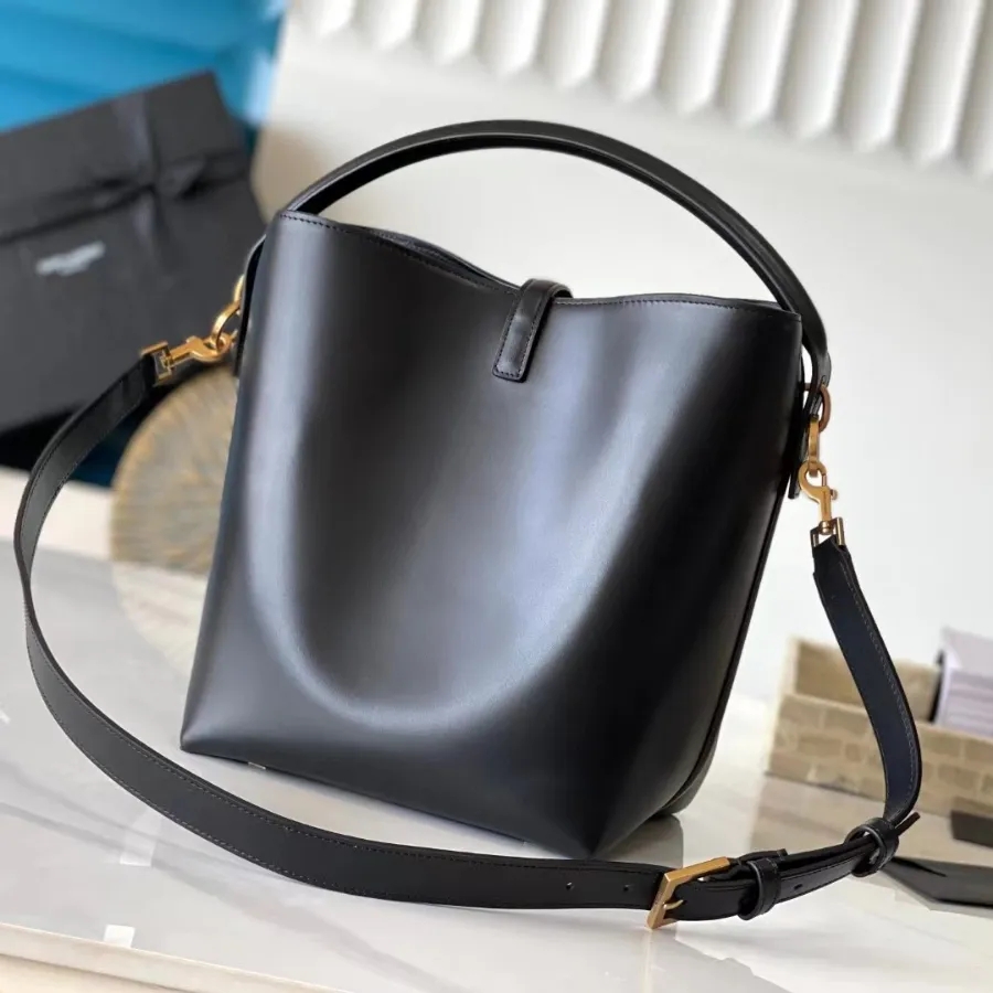 Designväska le 37 kvinnor hinkväskor lyxiga axelpåsar prägla handväska handväska crossbody väska handväskor tygväska