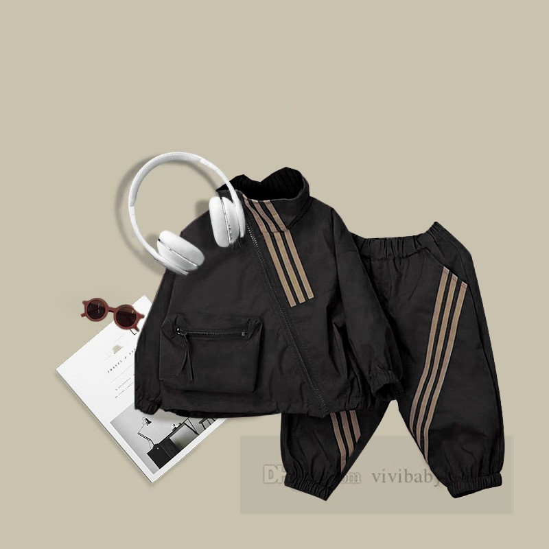 Boys Stripe Casual Sets Sets Dzieci Obijowy zamek o długim rękawie z luźnymi spodniami 2024 Spring Dzieci Ostra Z6164