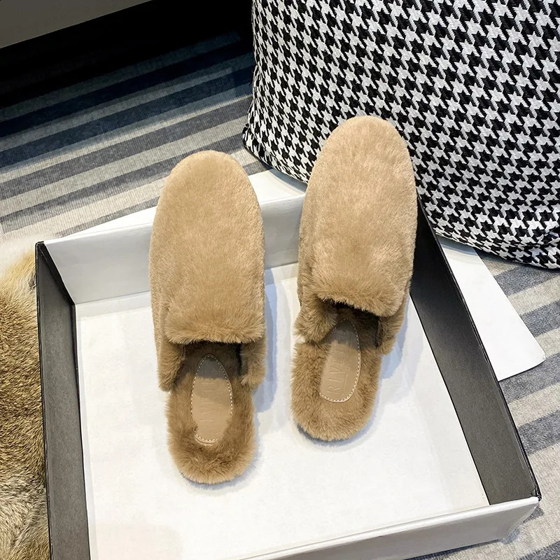 Pelliccia di pannelli in finto liscio da donna scarpe da esterno inverno vetrini di lana bianca soffice capelli di visone muli muli da letto panttufl