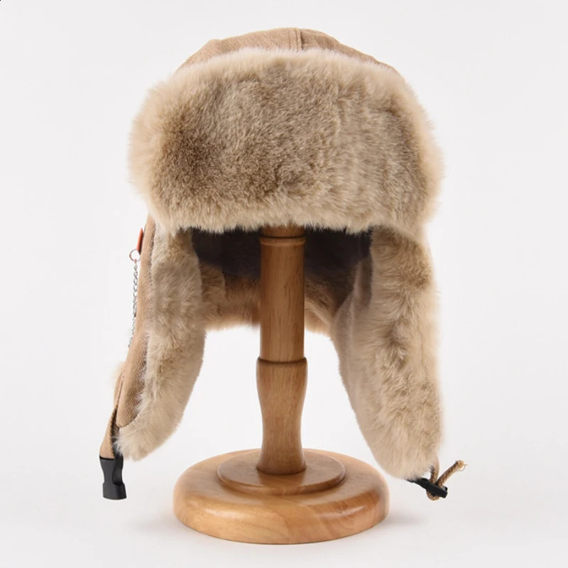 Trapper Chapéus HT4108 Bomber Chapéu Homens Mulheres Grosso Quente Russo Ushanka Fur Moda Masculino Feminino Inverno Preto Cinza Earflap Ski Cap 231219