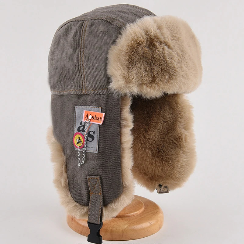 Chapeaux de trappeur HT4108 Bomber chapeau hommes femmes épais chaud russe Ushanka fourrure mode mâle femme hiver noir gris oreillette casquette de Ski 231219