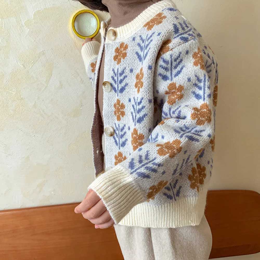 Pullover ragazze maglioni lavorati a maglia floreali primavera nuovi cardigan bambini maglieria vestiti di cotone bambini capispalla giacca maglione topL231215