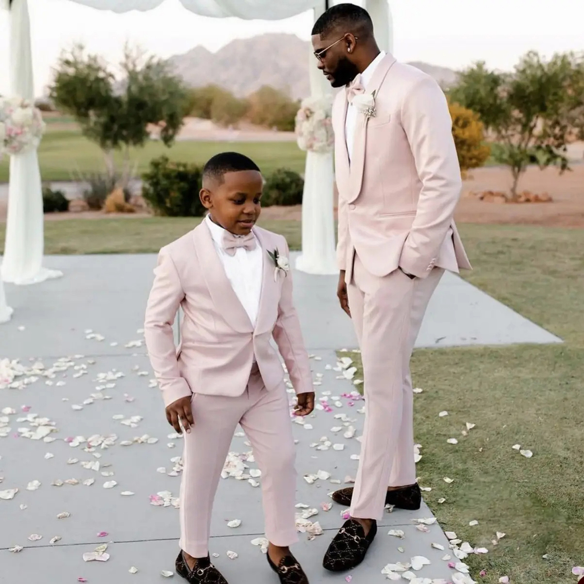 Ternos rosa claro para meninos, smoking para jantar, fantasia de crianças pequenas, festa de casamento, baile, aniversário, 2 peças, jaqueta e calça