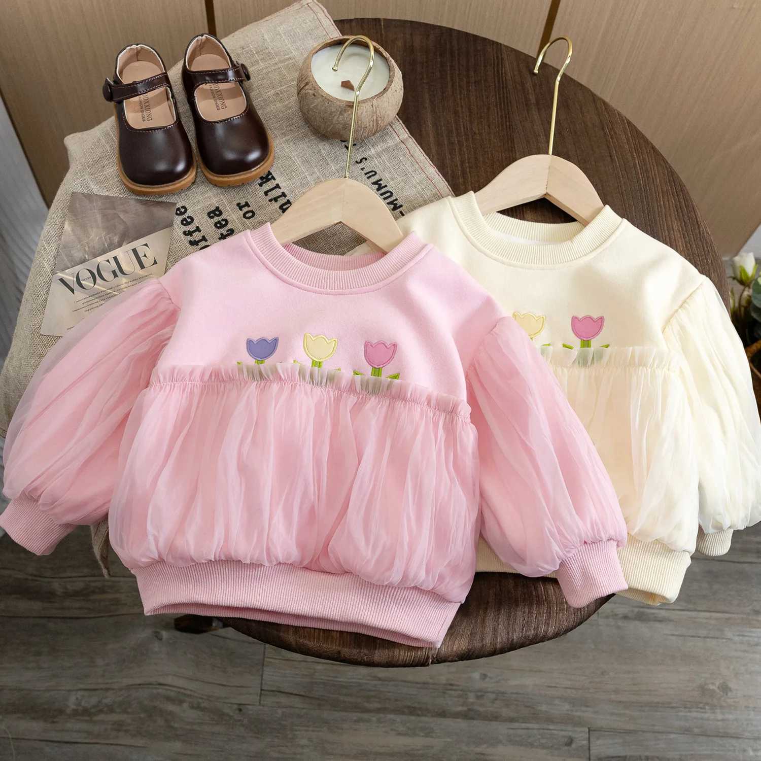 Bluza bluza gałęźnika pullover koronkowa dla dzieci 2023 Wiosna jesienna kwiat haftowa bluzki dziecięce ubrania koreańskie stylile 231215