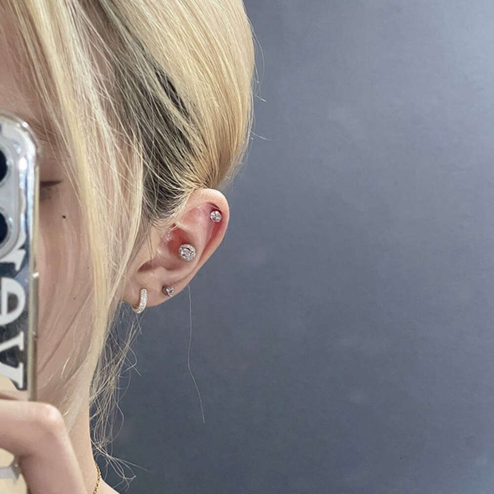 Lyxig och glittrande vit kombination, ren Sier Cochlear Nail, Titanium Steel Zircon Earring med fulla diamantörhängen