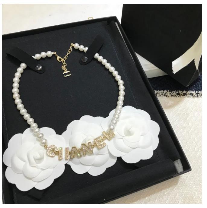 Colliers pendentifs Collier pendentif perle de luxe bijoux de créateur monogramme en or 18 carats ras du cou collier d'amour pour femmes cadeau d'anniversaire exquis necklace