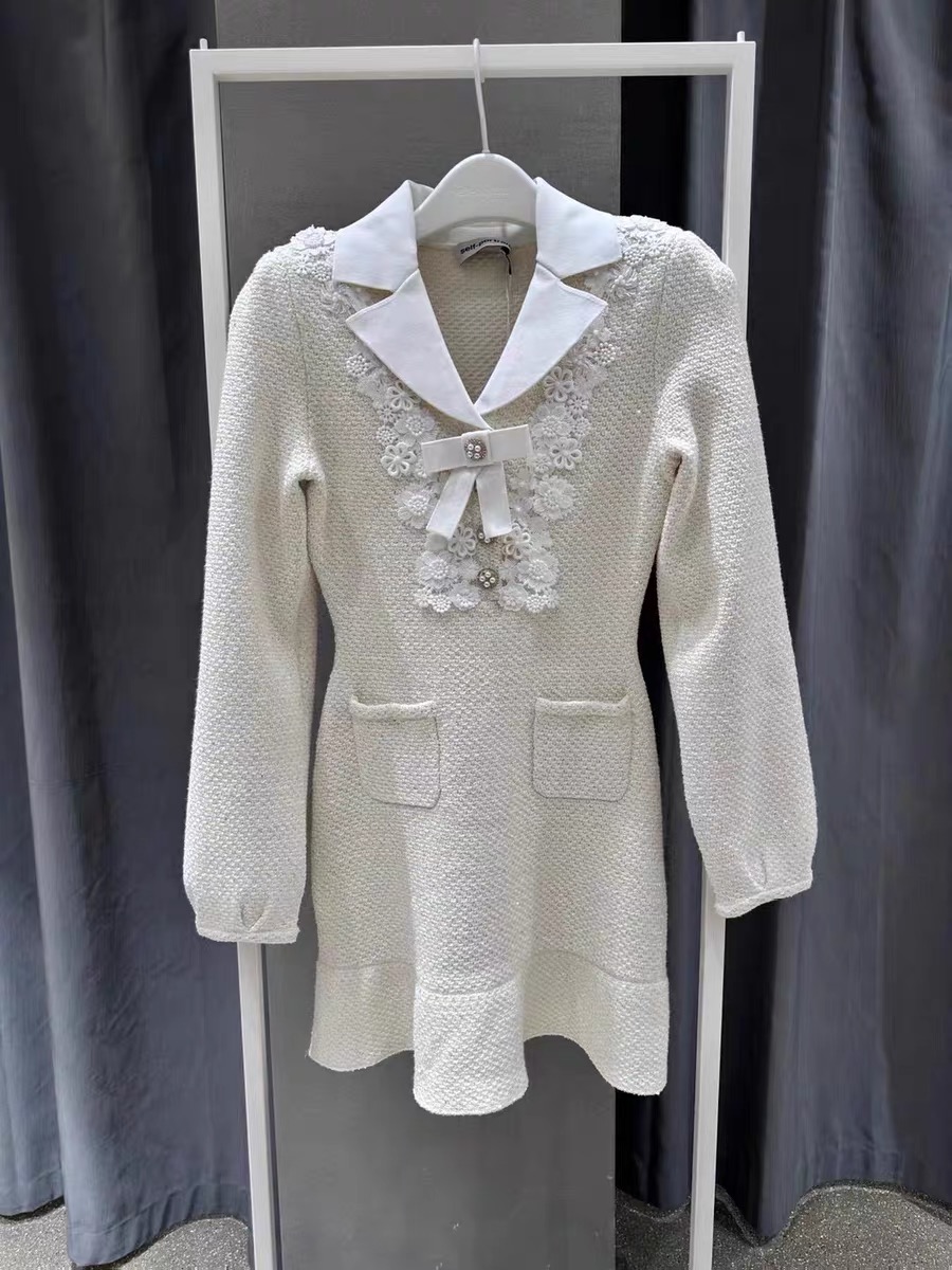 Self port * rain 2024 early spring new French style small fragrant ivory long sleeved short skirt with lace decoration knitted dress for women