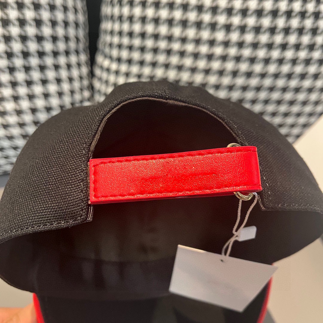 Kadın İlkbahar ve Yaz Kapağı Yüz Mektup İşlemeli Yuvarlak Üst Ayarlanabilir Head Bandı Beyzbol Şapkası Açık Nefes Alabaş Casquette