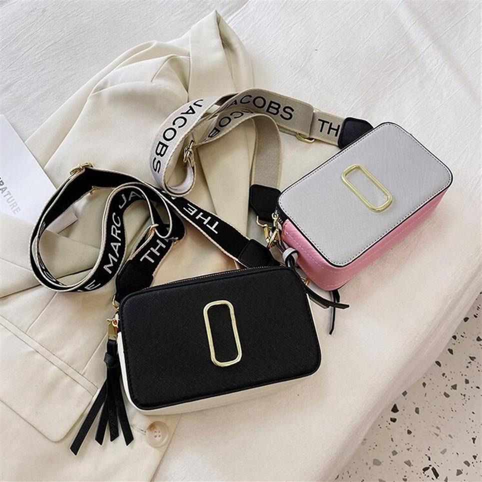 مصمم البيع بالتجزئة Women Counter Counter Facs New 2022 Contraving Contraving Square Square Bag Trend Letter Bag Single Messenger Bag 20-12-7cm261d