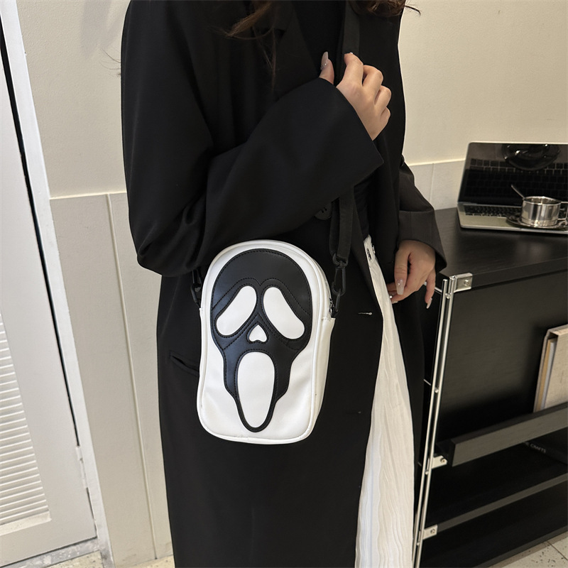 BASSO CRUSSBODY UOMINO E DONNE Versione coreana della tendenza di nicchia Funny Ghost Skull Spall Bag Soft Pu cellulare Piccola borsa piccole marea CCJ3083