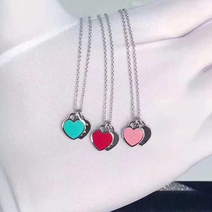 2024 Designer T Family Classic Double Love Enamel Pendant Tri Color Heart en forme de collier Collier Collier