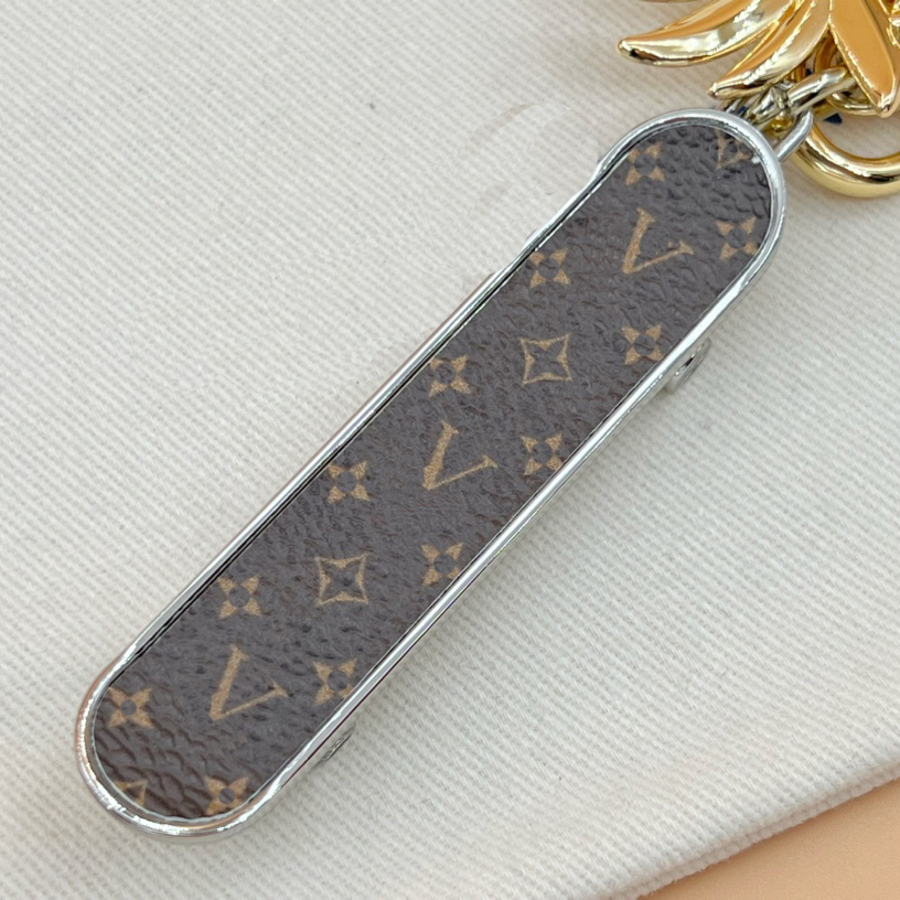 Keychain designer keychain luxury designer keychain wallet Classic brand high-quality travel essential men's keychain women's keychain car good