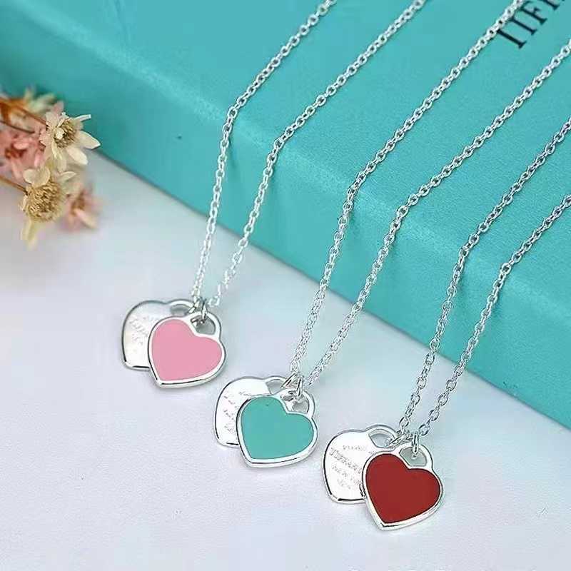 2024 Designer T Family Classic Double Love Enamel Pendant Tri Color Heart en forme de collier Collier Collier