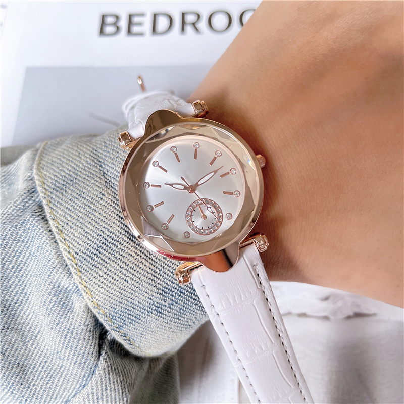 Fashion Full Brand Wrist Watches Women Girl Diamond DIAL STYLE STRAP CURTURE COLLOGE DE LUXE