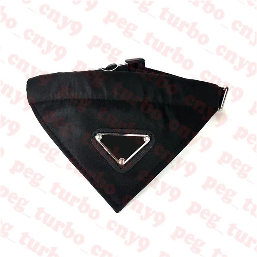 Collier de serviette de salive pour animaux de compagnie, Logo en métal, bavoir pour animaux de compagnie, Bandanas, vêtements pour chiens de haute qualité, écharpe 227f