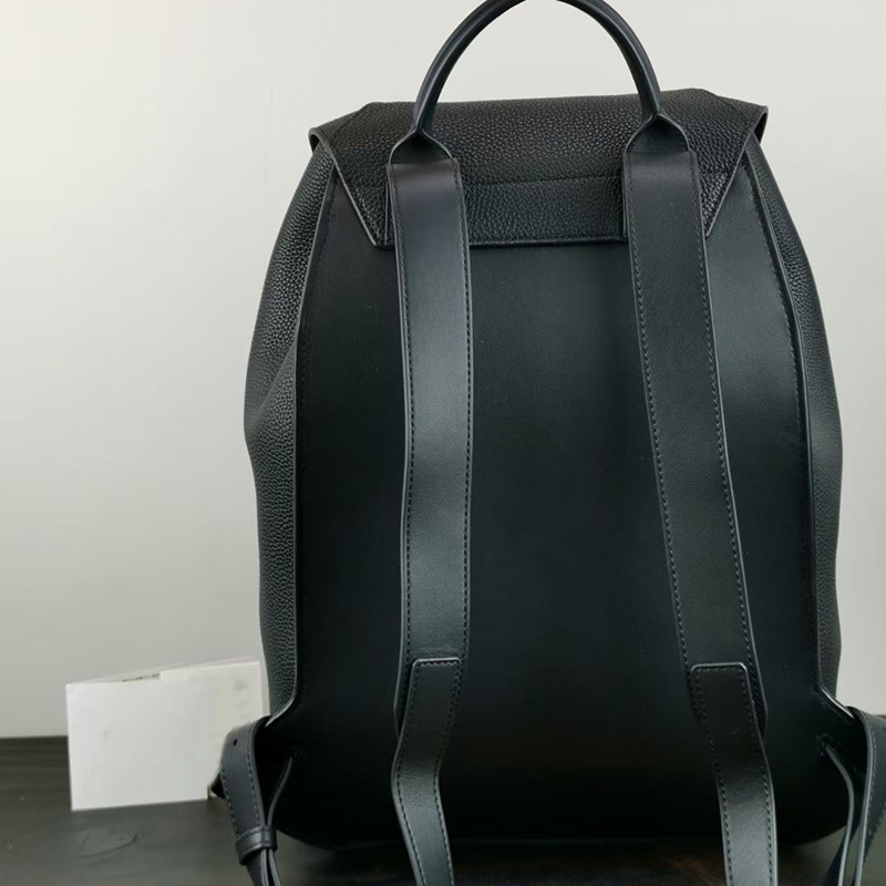 Spegelkvalitetsdesigner ryggsäck lyxiga män väska 100% riktig läder vanlig bärbar dator ryggsäckar svart kalvskinn axelband utomhus resväskor