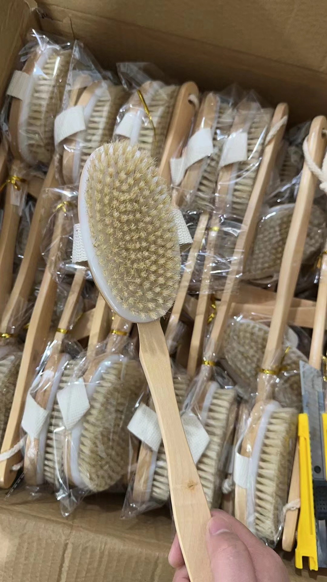 Escova corporal para pele seca, com alça longa removível e antiderrapante, escova de banho com cerdas 100% naturais, esfoliação para circulação sanguínea q5