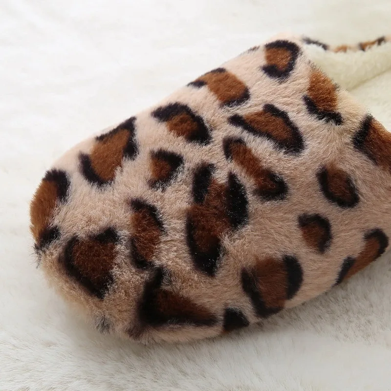 Kvinnor Plush House Slippers Leopard Print Warm Soft Flat Shoes Inomhus Skodon Autumn Winter 2023 Nya fluffiga päls hemskor