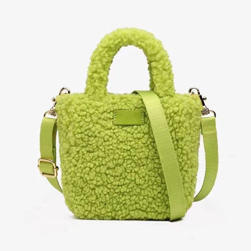 2023 Ny hårig handväska modedesignerväska för kvinnor tygväska makeup väska bankett väska lord mångsidig stil fyra färg små handväskor heta försäljning