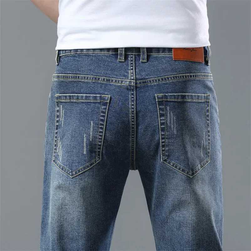 Uomini jeans maschili maschi allungare i jeans azzurro affari sciolti jeans jeans jeans casual pantaloni lunghi slip uomo cool papà pantaloni retrò j231222