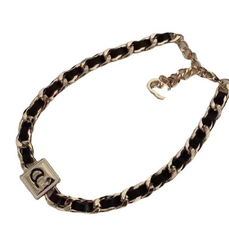 T GG Collana con lettera di design da donna di lusso Collana con ciondolo in pelle stile quadrato Catena d'oro Ottone Rame Collane Gioielli Festa Matrimonio Fidanzamento Regalo gli amanti