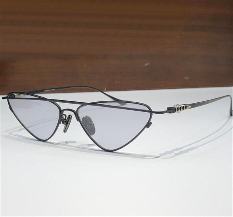 Neue Mode Sonnenbrille 8255 Eindeutig gestaltete dreieckige Metallrahmen Avantgarde und großzügiger Stil High-End-UV400-Schutzbrille im Freien im Freien im Freien