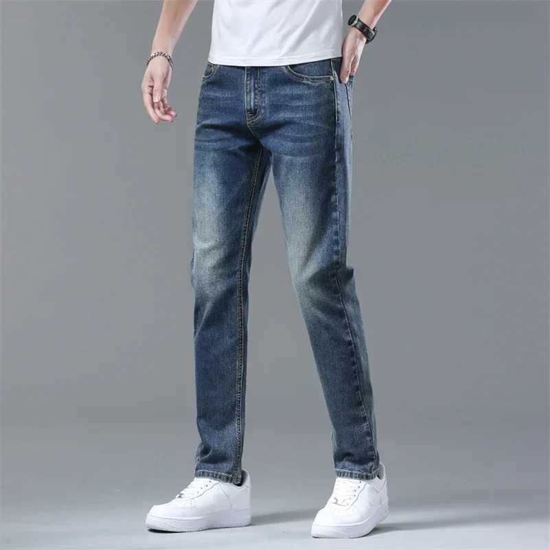 Mäns jeans mode män stretch ljus blå jeans företag lösa klassiska jeans casual denim långa byxor smal fit man cool pappa retro byxor j231222