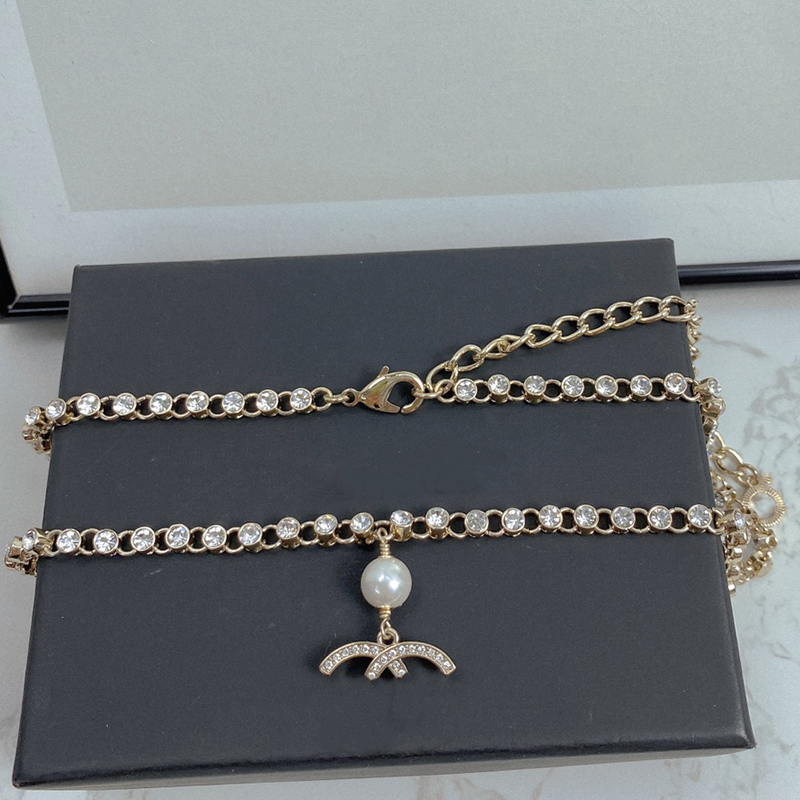 Designer Luxury Classic Brass Colar Brand Brand French Letter Double Letter Pearl Chain Inclaid Rhinestone de alta qualidade Copper Ladies Charm Charm
