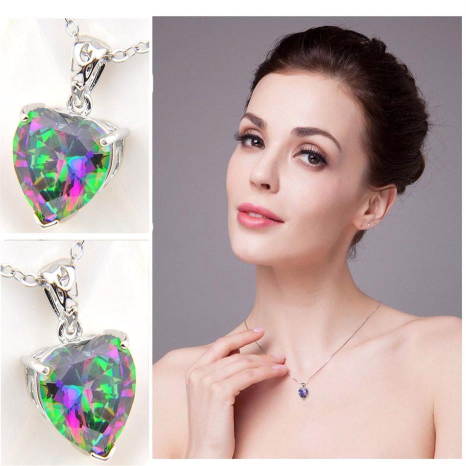 Luckyshien de bijoux classiques feu mystique Topaz Gems Silves Rainbow Heart Pendants pour femmes CZ Zircon Colliers Pendants Wi299U