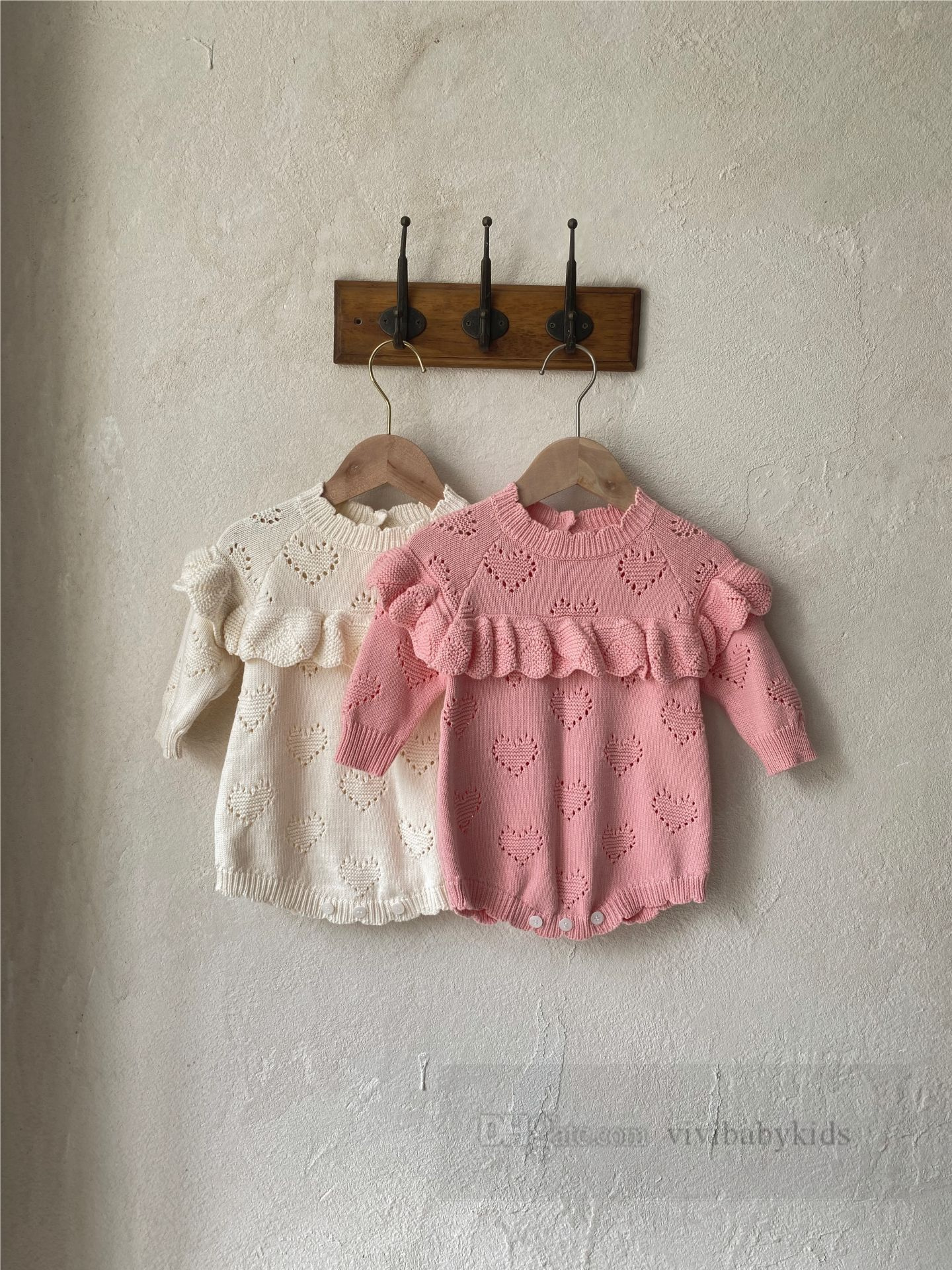 San Valentino Baby Hollow Love Heart Knitting Groster Girls Falbala Long Sleeve Stiater salte di salto 2024 Spring Bathdler Kids Calcola vestiti Z6271