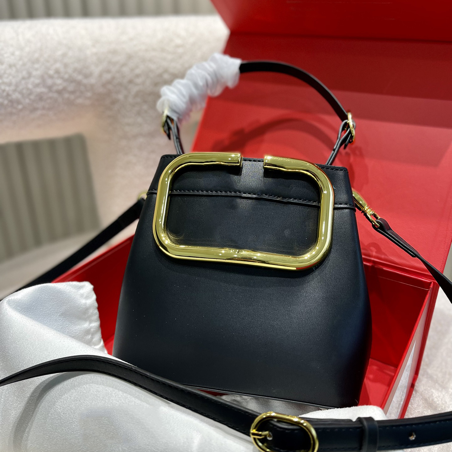 12A Tasarımcı Yüksek kaliteli omuz çantası lüks el çantası kadın moda eğrisi yarım vnew 2023 Sezon sıcak bulut çantası mizaç mizah elyaf çantası