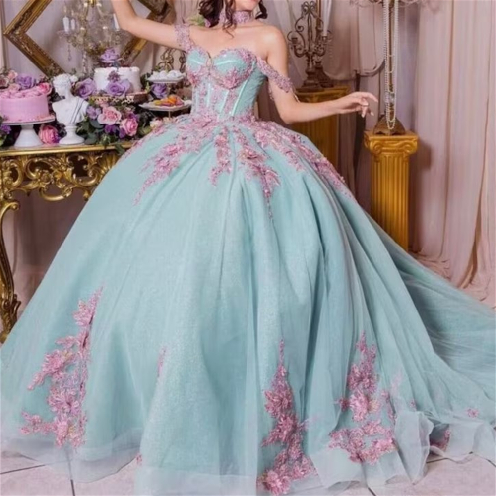 Süße 16 Kleid von den Schulterspitzen Applikationen Quinceanera Kleider Ballkleid Korsett Schnüre-up-Verschluss Vestidos de 15 Quinceanera Cocktailkleider