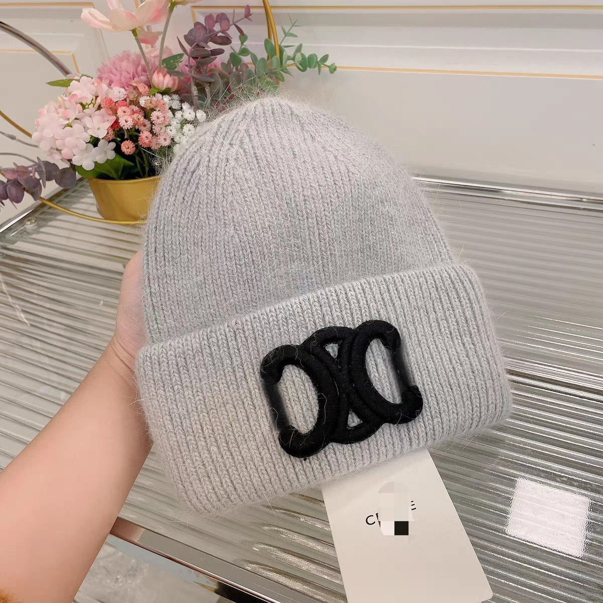 Дизайнер Beanie Designer Beanie Luxury Designer Beanie Winter Fashion Collocation не может обойтись без вязаной кепки с улицы.