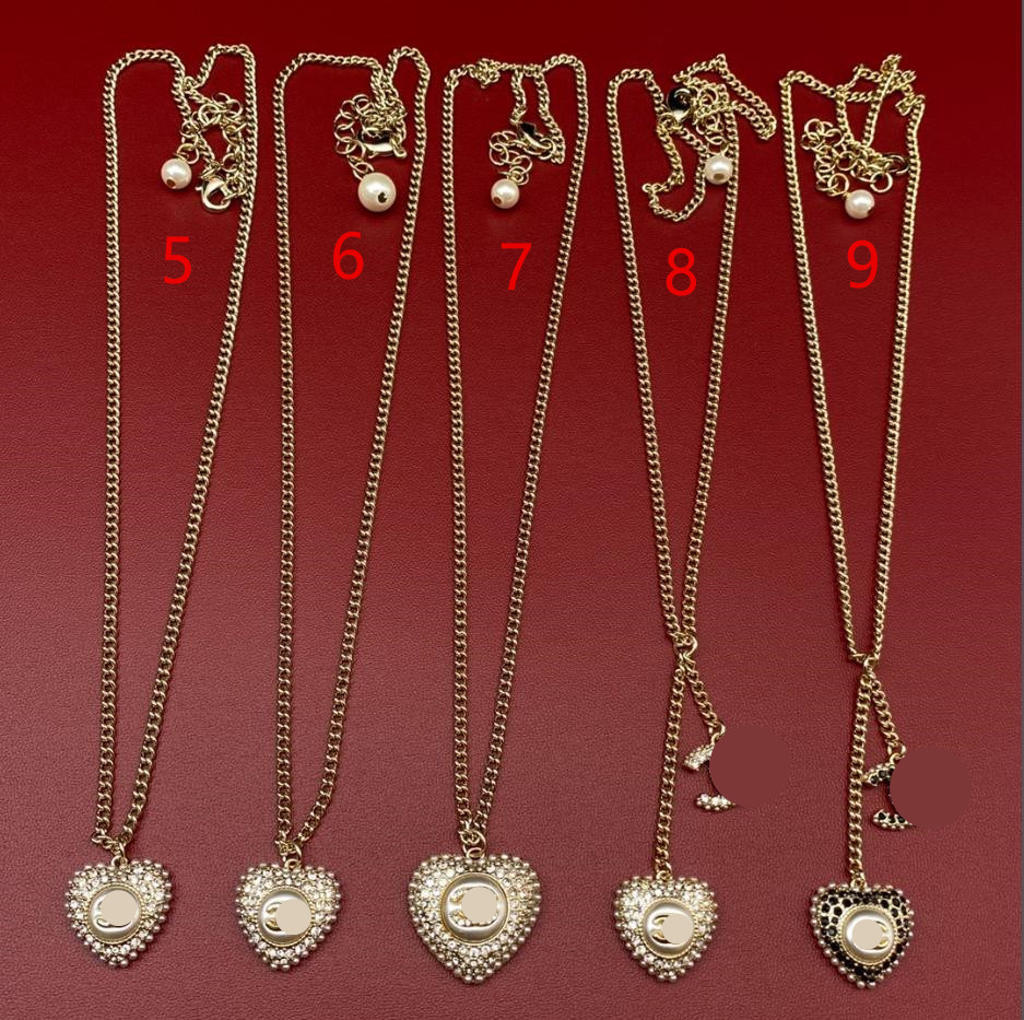 Pendant Necklaces The latest luxury jewelry, fashionable and popular European and American pearl letter necklaces with multiple options to choose from