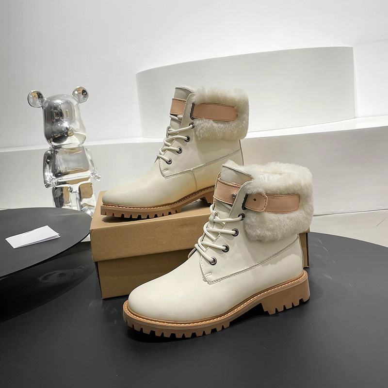 2023 Designer Luxury Femmes Martin Boots de la cheville Femmes Automne hiver 100% cuir Protection froide Protection Cold