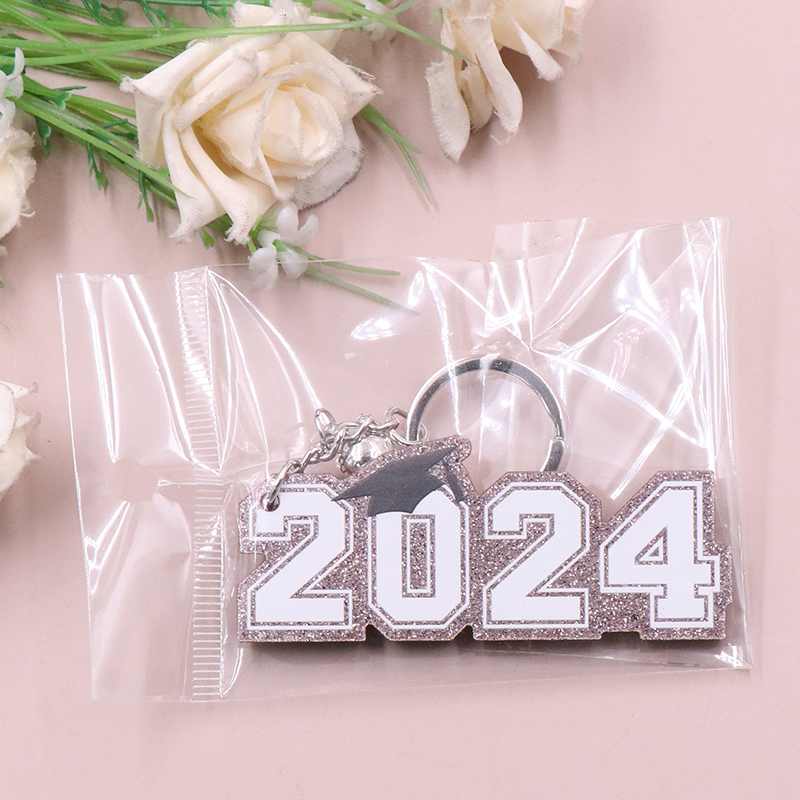 Porte-clés de remise de diplôme en acrylique avec lettres, pendentif pour la journée de l'enseignant, cadeau de remise de diplôme, 2024