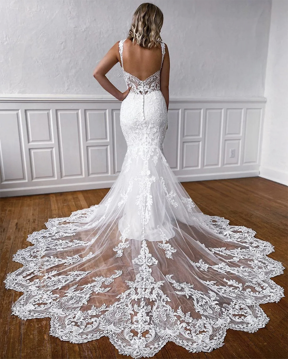 Gorgeous Lace Mermaid Wedding Dresses Bride Gown 2023 Spaghetti Straps Applique Sweep Train Covered Buttons Custom Made Plus Size vestido de novia