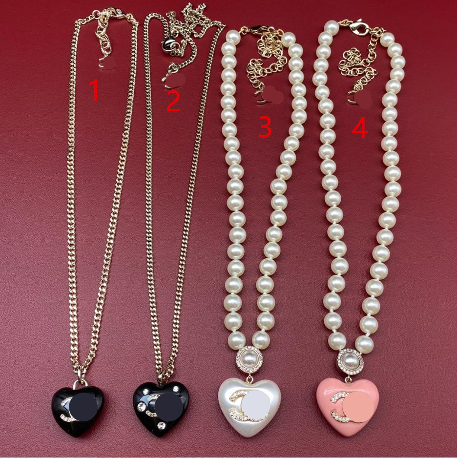 Pendant Necklaces The latest luxury jewelry, fashionable and popular European and American pearl letter necklaces with multiple options to choose from