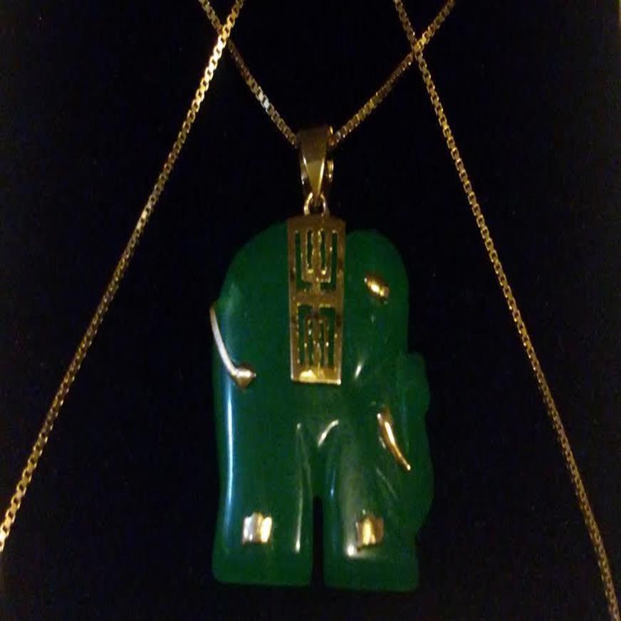 PENDENTIF ÉLÉPHANT EN JADE VERT VIBRANT EN OR JAUNE 18KGP Pas Cher 264B