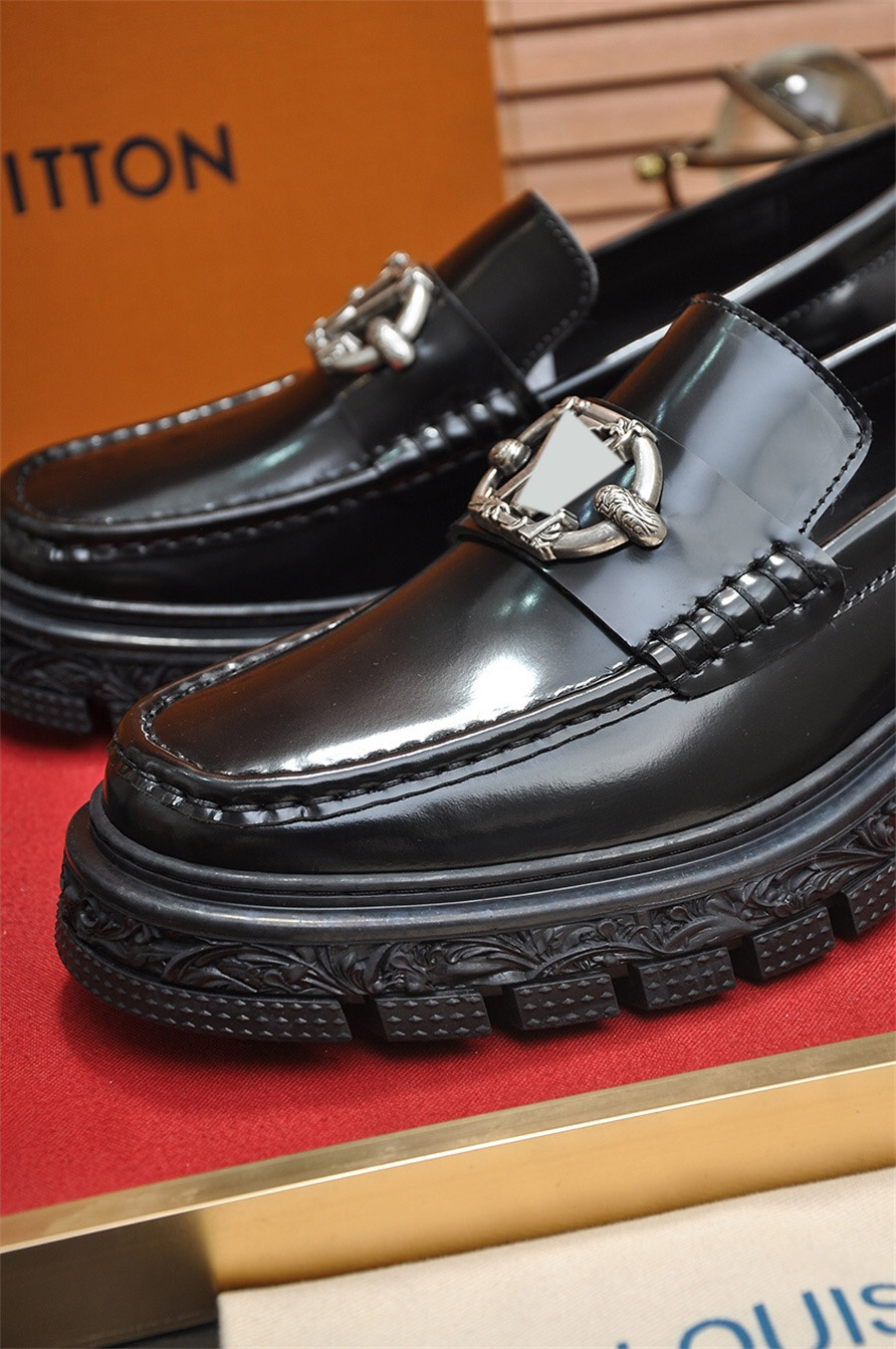 Chaussures de luxe en cuir haut de gamme pour hommes. Chaussures pour hommes de grande taille, chaussures en cuir décontractées pour hommes, semelle extérieure en caoutchouc. Tout porter, haut de gamme sans perdre de qualité