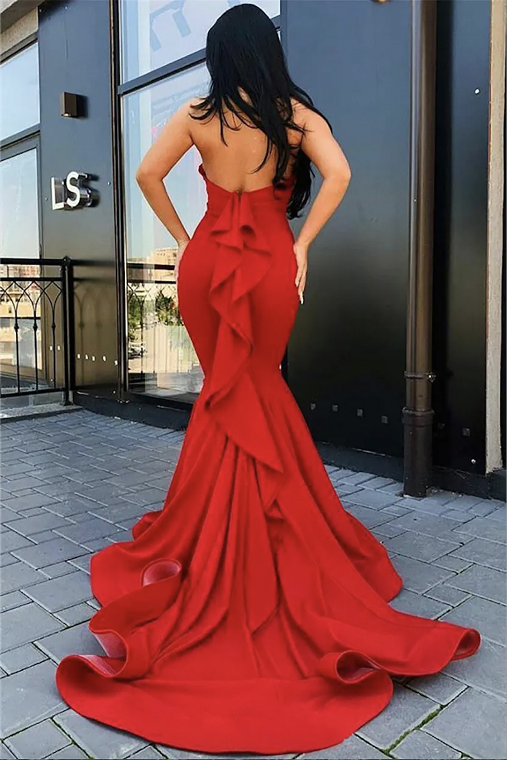 Sjöjungfru sexiga balklänningar 2024 Hög halsgrenning Satin par mode kväll formella klänningar röda mattor slitage anpassade