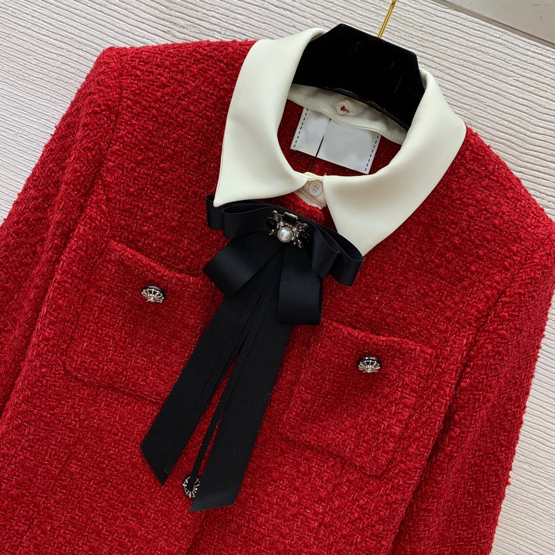 2024 Spring Red Ribbon Bow Brooch Two Piece Dress Sets Long Sleeve Lapel Neck Tweed Single-Breasted Coat + High Waist Pleated Short Skirt Set Two Piece Suits B3D20